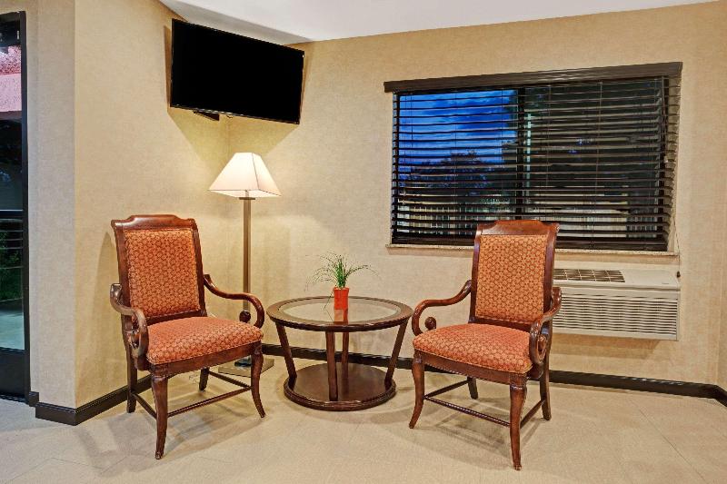 هتل Days Inn By Wyndham Woodland