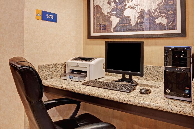 هتل Days Inn By Wyndham Woodland