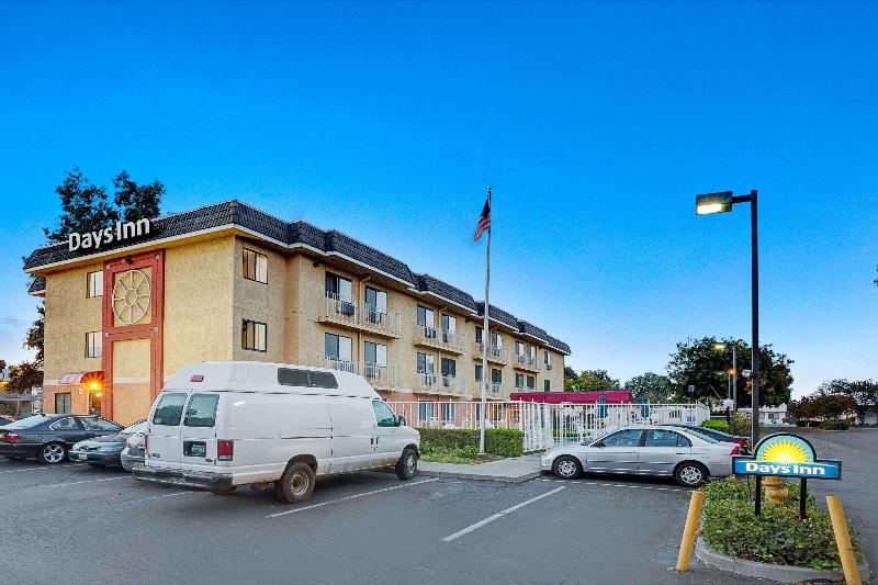 هتل Days Inn By Wyndham Woodland