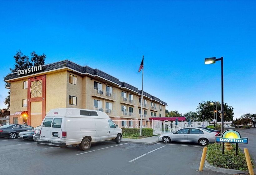 هتل Days Inn By Wyndham Woodland