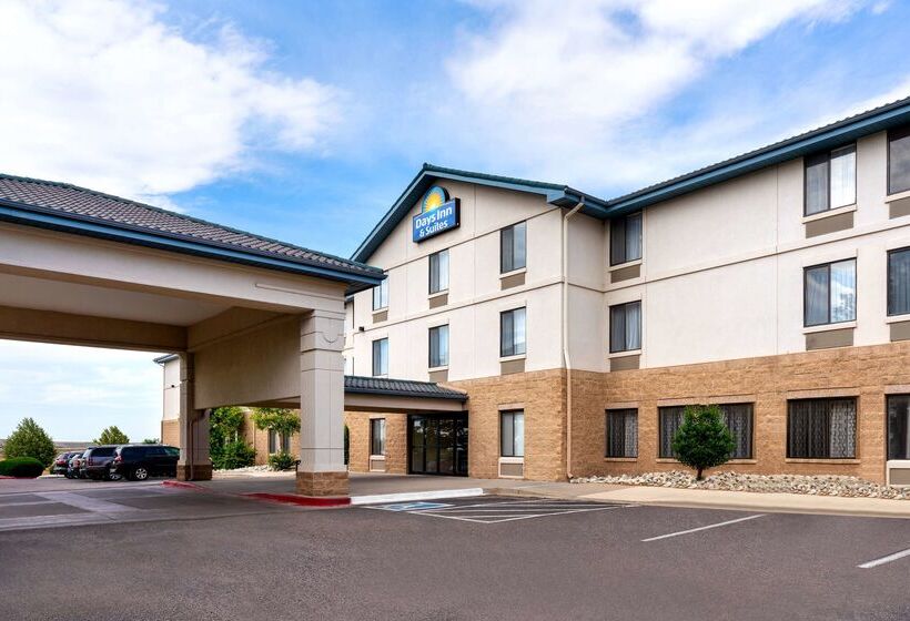 هتل Days Inn & Suites By Wyndham Denver International Airport