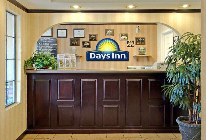 ホテル Days Inn & Suites By Wyndham Fort Valley