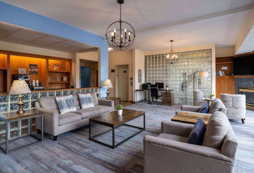 هتل Days Inn & Suites By Wyndham Madison