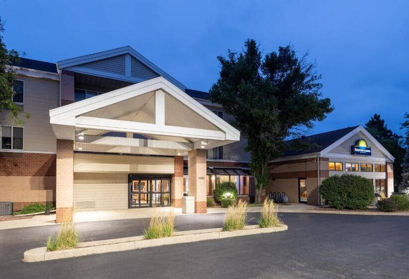 هتل Days Inn & Suites By Wyndham Madison