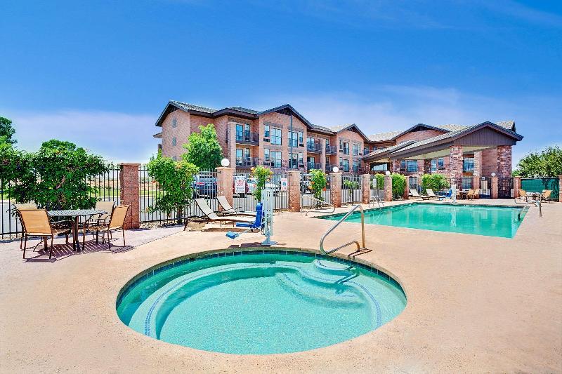 هتل Days Inn & Suites By Wyndham Page Lake Powell