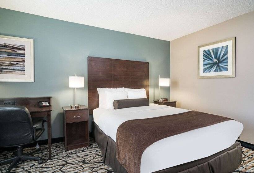 호텔 Days Inn & Suites By Wyndham Wausau