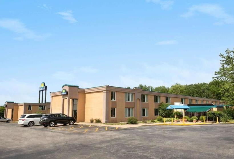 Hotelli Days Inn By Wyndham Willoughby/cleveland