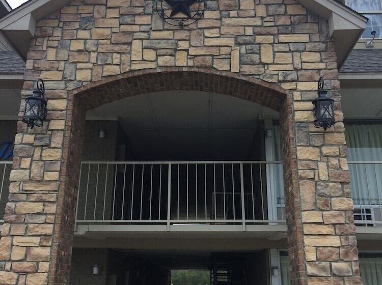 בית מלון כפרי Interstate Inn