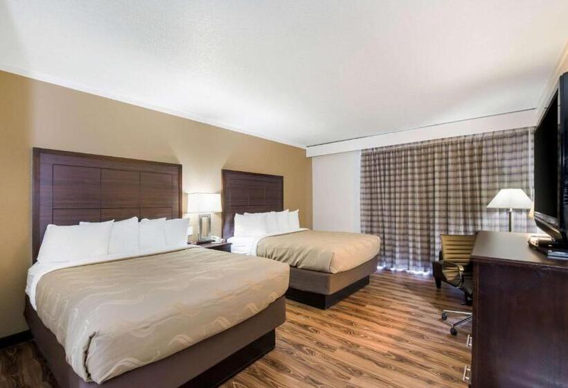 Отель Quality Inn
