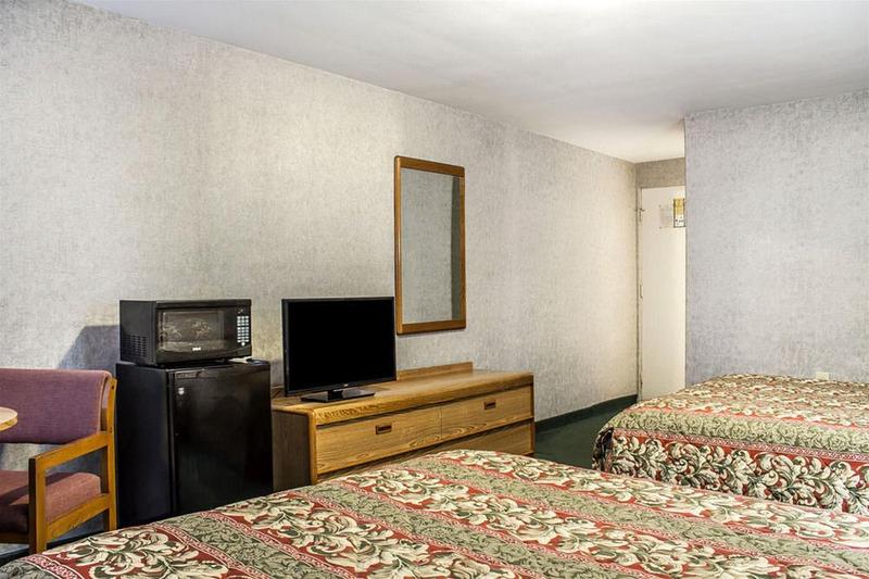 호텔 Rodeway Inn Moosic  Scranton