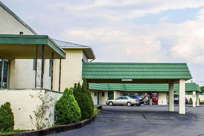 호텔 Rodeway Inn Moosic  Scranton