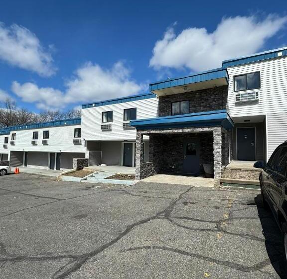호텔 Rodeway Inn Moosic  Scranton