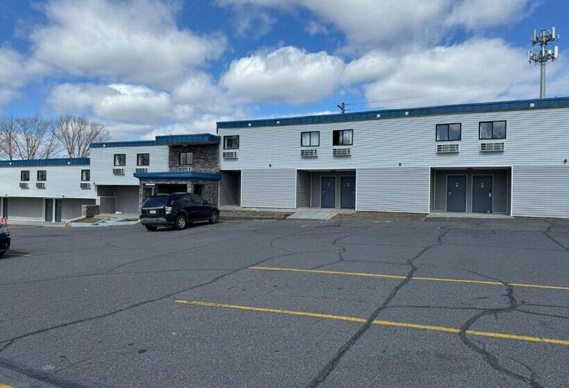호텔 Rodeway Inn Moosic  Scranton