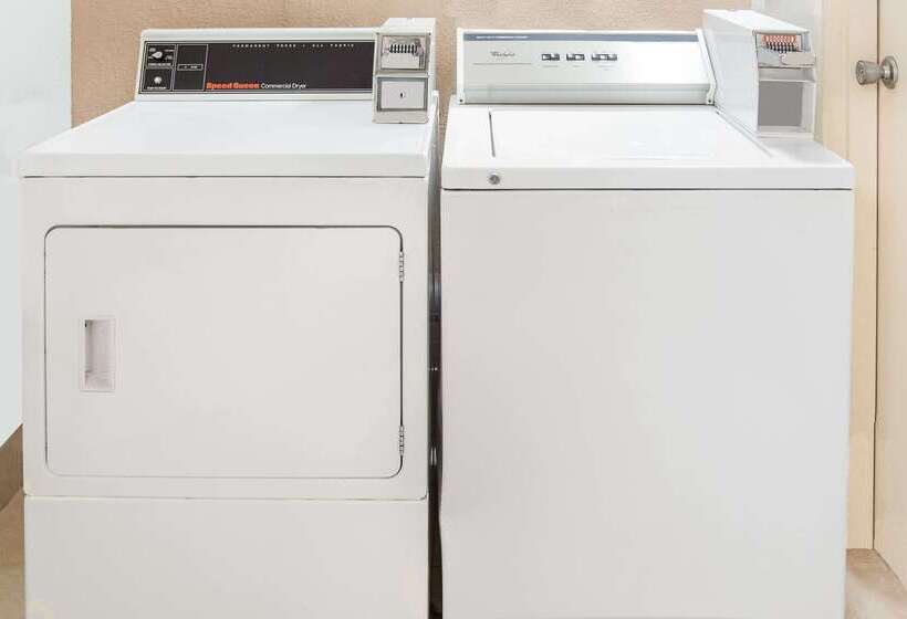 Отель Super 8 By Wyndham Grand Prairie North