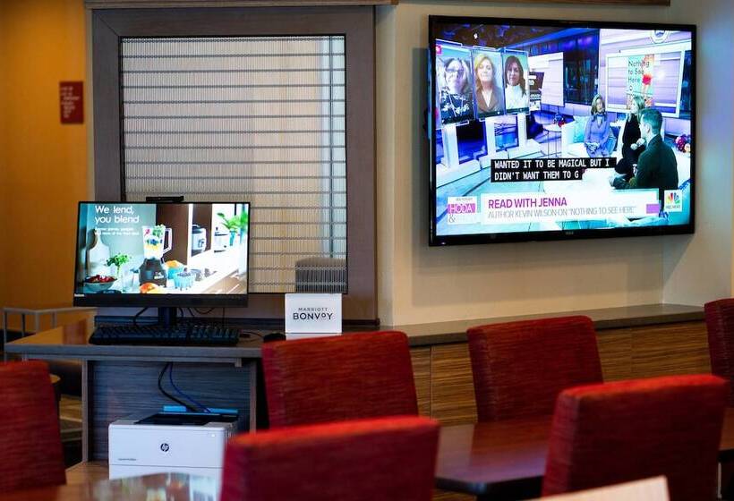 هتل Towneplace Suites By Marriott Greensboro Coliseum Area
