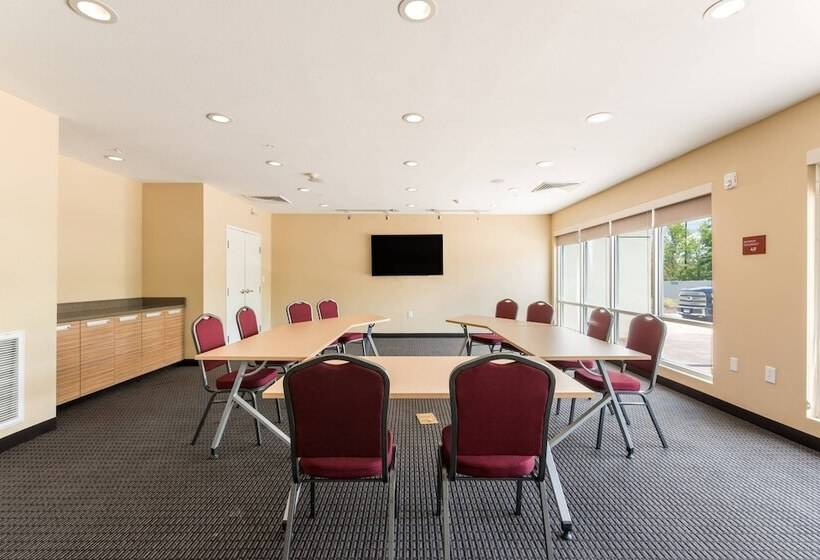 هتل Towneplace Suites By Marriott Greensboro Coliseum Area