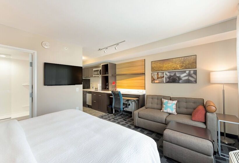 هتل Towneplace Suites By Marriott Greensboro Coliseum Area