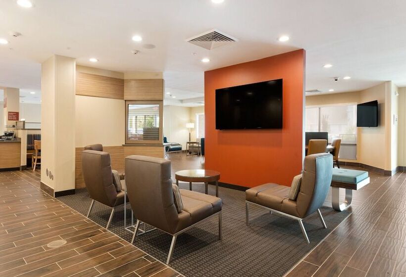 هتل Towneplace Suites By Marriott Greensboro Coliseum Area