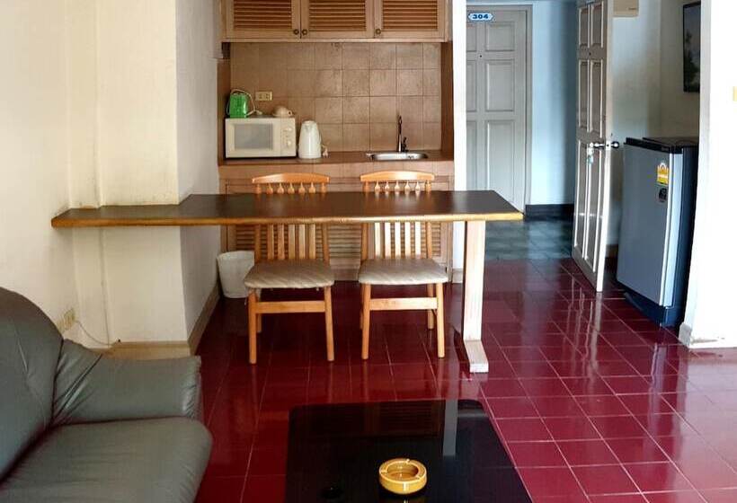 Walking Street Hostel