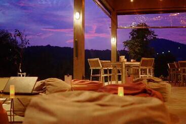 هتل Roost Glamping Sha Certified