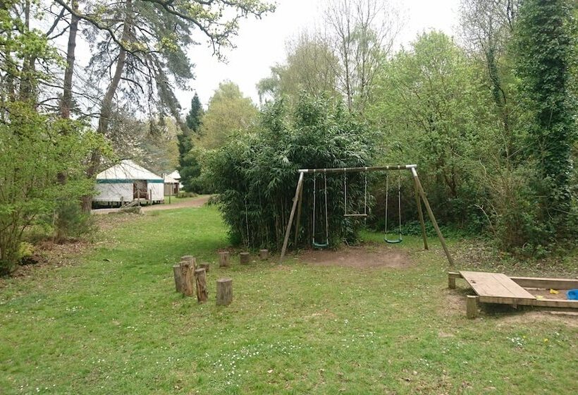 Отель Yurtcamp Devon