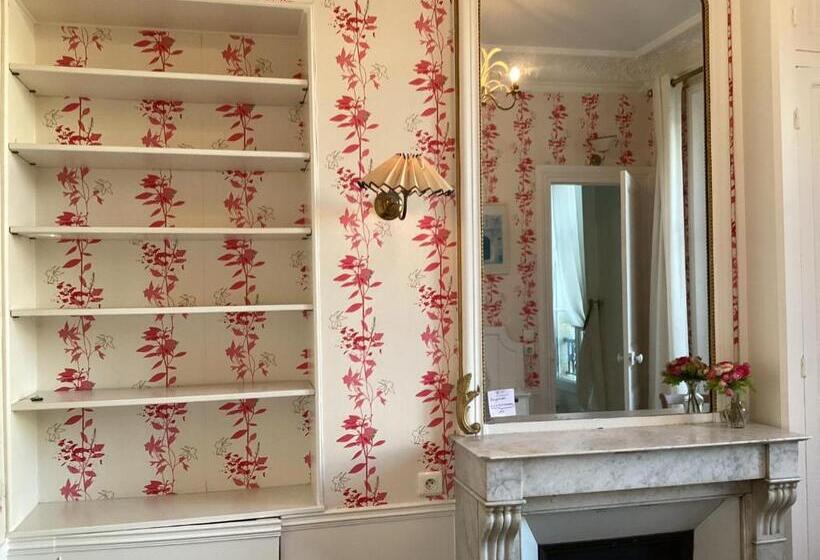 پانسیون Bed And Breakfast Paris Quartier Champs élysées