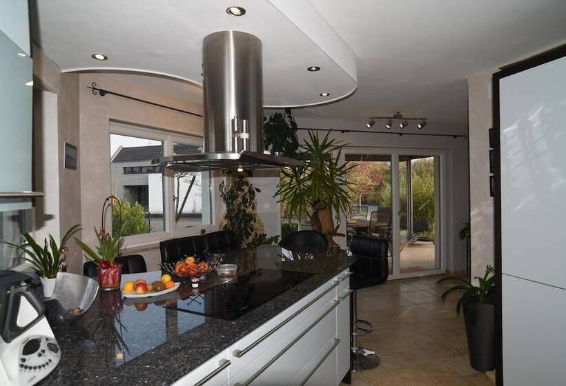 بنسيون La Villa Esterel & Spa