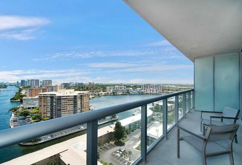 Private Residences At Beachwalk By Sofla Vacations