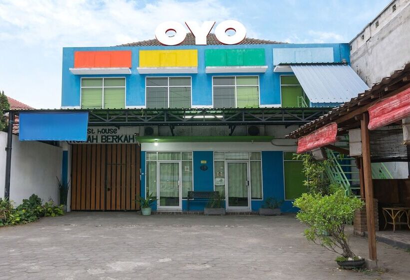 هتل Penginapan Rb Syariah By Oyo Rooms