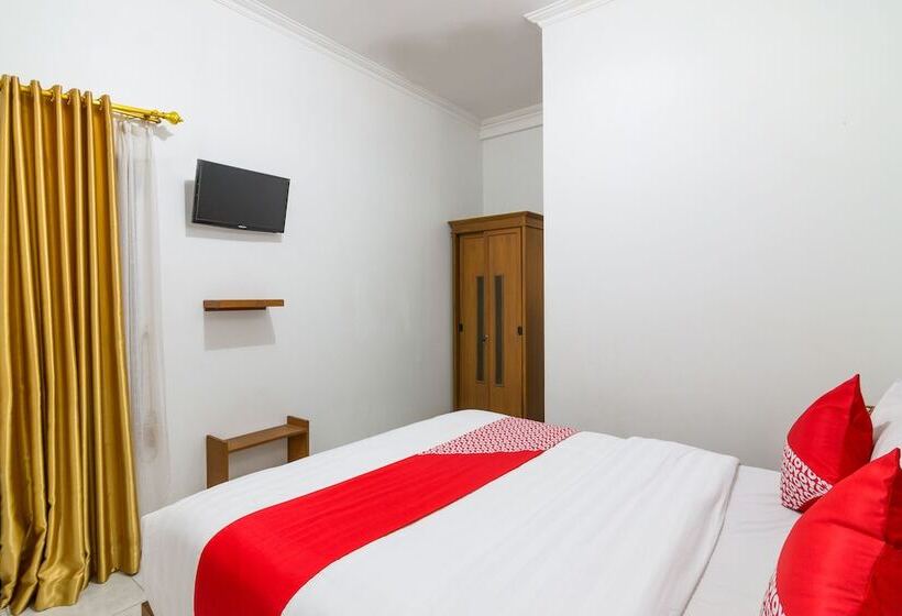 هتل Penginapan Rb Syariah By Oyo Rooms