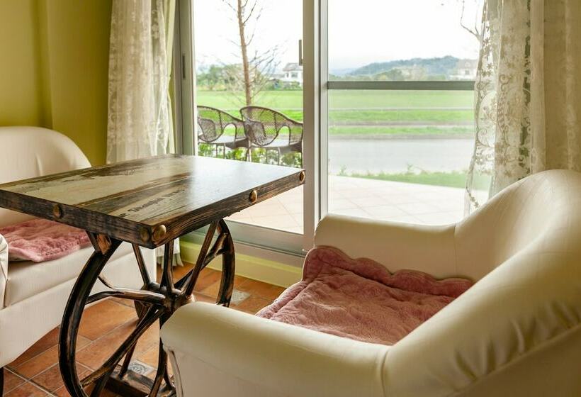 پانسیون Deja Vu B&b