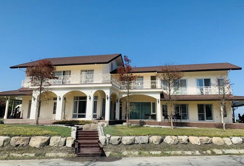 پانسیون Deja Vu B&b