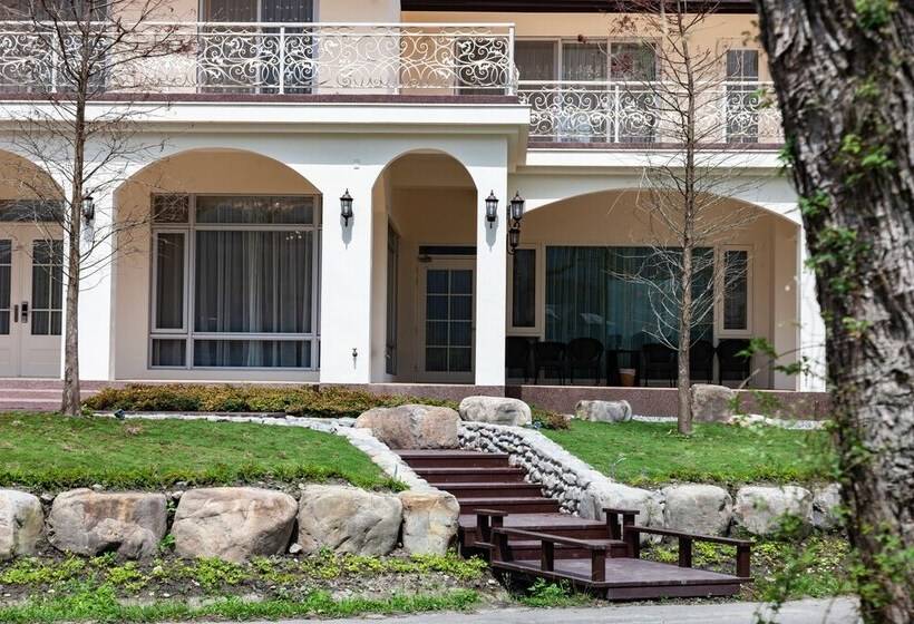 پانسیون Deja Vu B&b