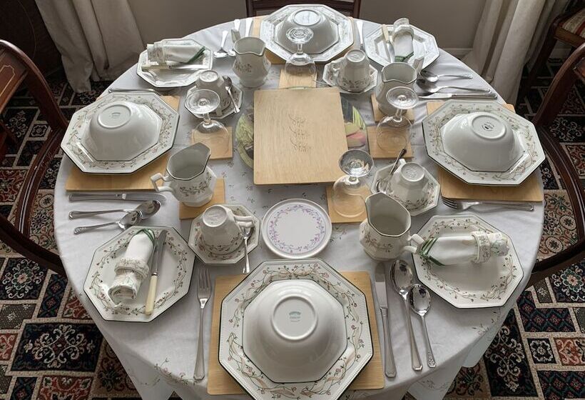 پانسیون Rosevale Bed & Breakfast
