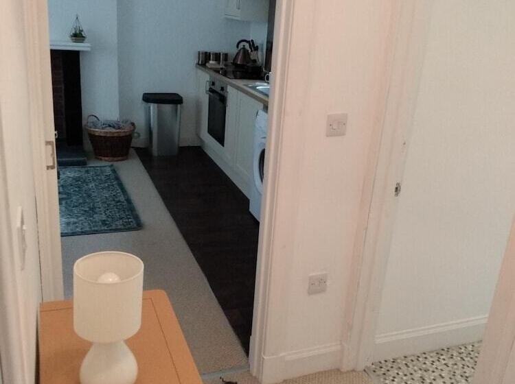 پانسیون Rosevale Bed & Breakfast