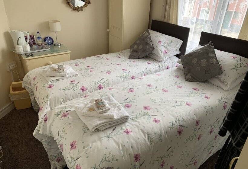 پانسیون Rosevale Bed & Breakfast