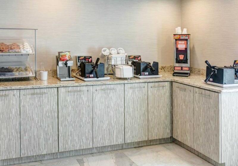 هتل Comfort Inn Williamsburg Gateway