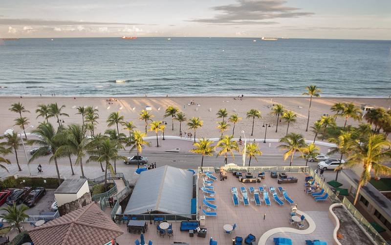 هتل Courtyard by Marriott Fort Lauderdale Beach