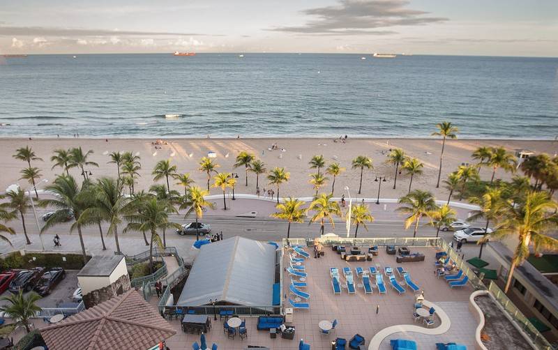 هتل Courtyard Fort Lauderdale Beach