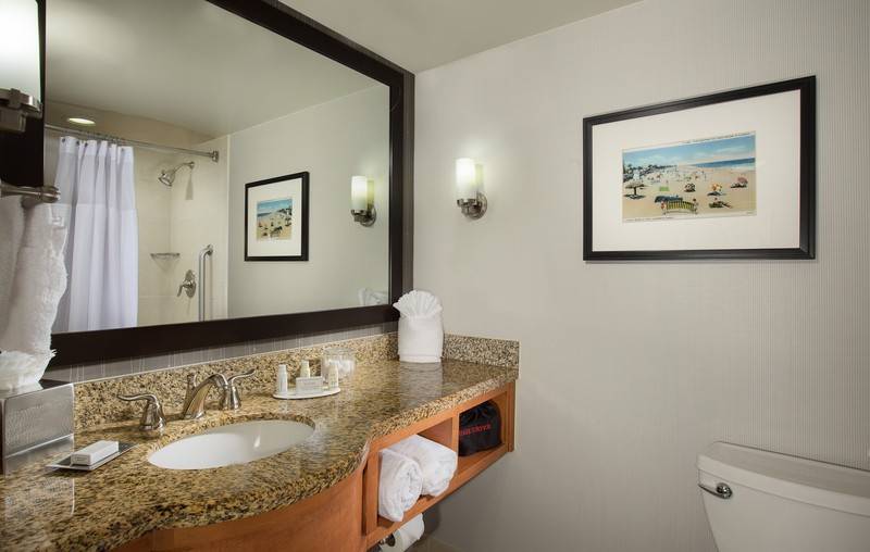 هتل Courtyard by Marriott Fort Lauderdale Beach