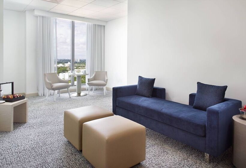 בית מלון כפרי Courtyard Miami Coconut Grove