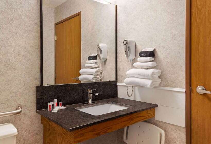 فندق Days Inn By Wyndham Hurley