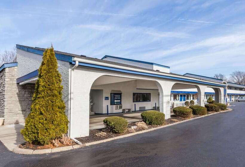 호텔 Days Inn By Wyndham Kent  Akron