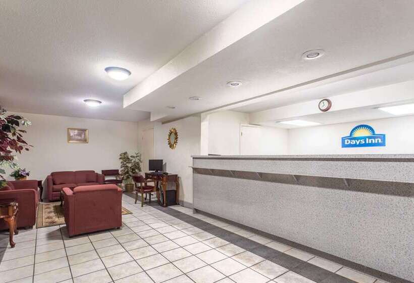 هتل Days Inn By Wyndham Lake City I10