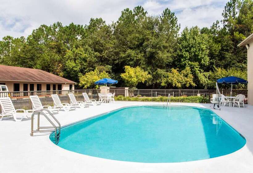 هتل Days Inn By Wyndham Lake City I10
