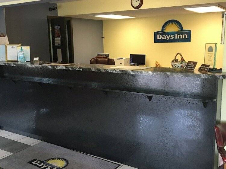 هتل Days Inn By Wyndham Lake City I10