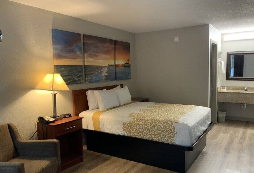 هتل Days Inn By Wyndham Lake City I10