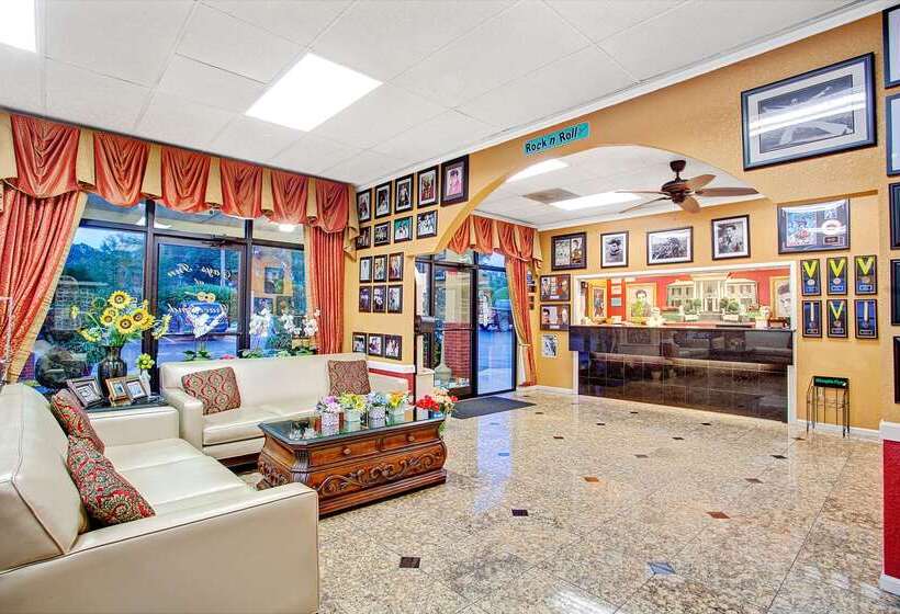 هتل Days Inn By Wyndham Memphis At Graceland