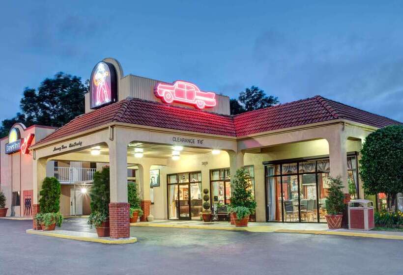 هتل Days Inn By Wyndham Memphis At Graceland