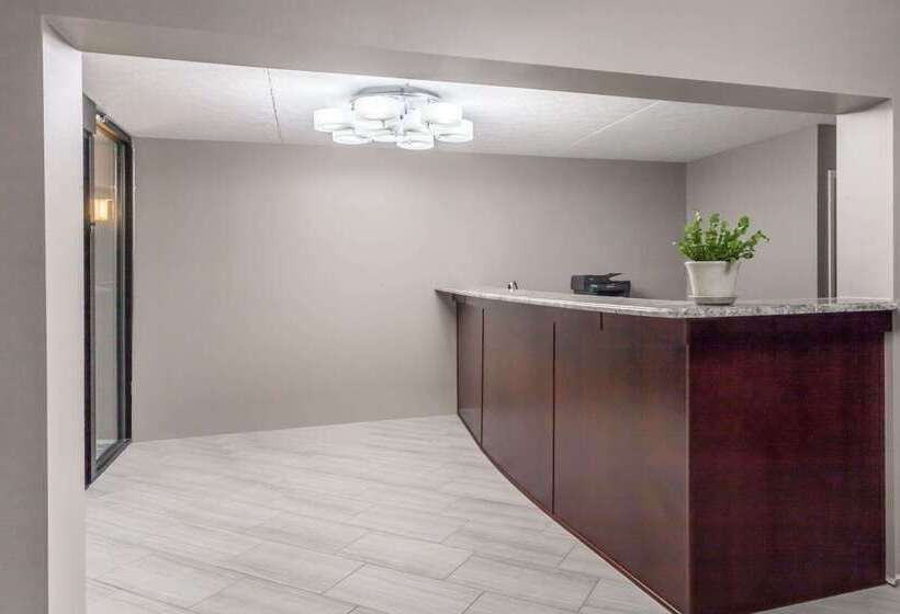 酒店 Days Inn By Wyndham Nashville Saint Thomas West Hospital